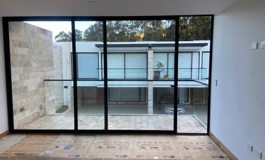 Casa en urbanización, sector Av. Solano