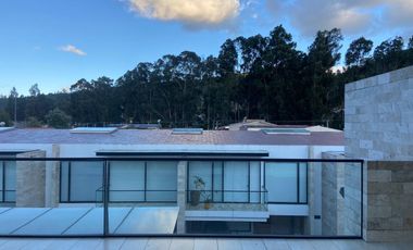 Casa en urbanización, sector Av. Solano