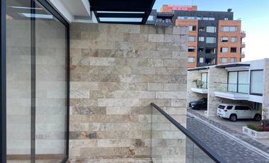 Casa en urbanización, sector Av. Solano
