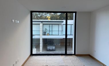 Casa en urbanización, sector Av. Solano