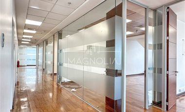 Oficina en Arriendo en Perfecta conectividad Las Condes Vitacura