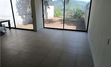 RENTO CASA NUEVA AMPLIA CON JARDIN EN TLAXCALA