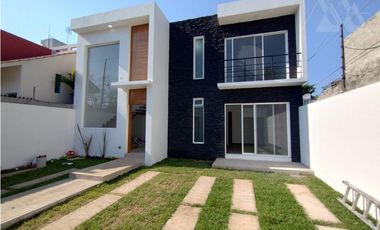 Casa lista para Estrenar  en  Venta en Las Fincas