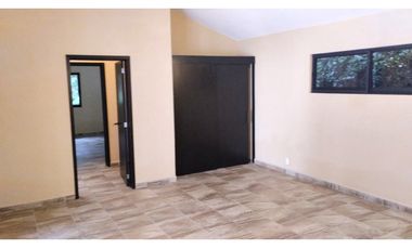 Venta Casa Un Nivel, con Depto. Indep., Lomas de Cuernavaca. Mor.