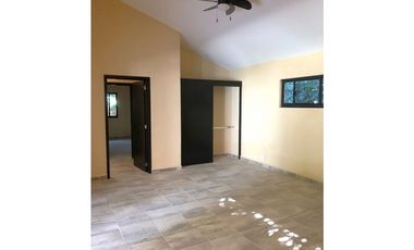 Venta Casa Un Nivel, con Depto. Indep., Lomas de Cuernavaca. Mor.