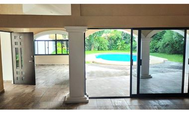 Venta Casa Un Nivel, con Depto. Indep., Lomas de Cuernavaca. Mor.