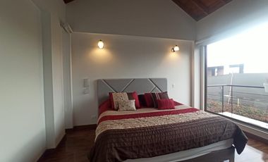 Hermosa casa en Condominio Casa de la Montaña, sector Chuntame en Cajicá.