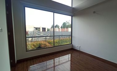 Hermosa casa en Condominio Casa de la Montaña, sector Chuntame en Cajicá.