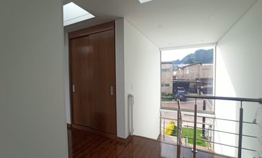 Hermosa casa en Condominio Casa de la Montaña, sector Chuntame en Cajicá.