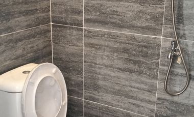 Rumah cantik Plafon tinggi Rungkut DP nol