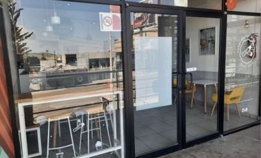 Edificio en la cacho en venta con locales comerciales rentados