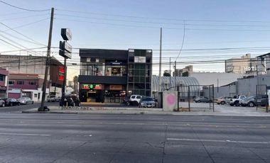 Edificio en la cacho en venta con locales comerciales rentados