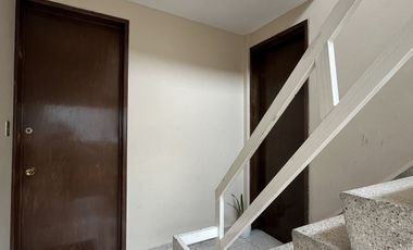 Edificio con casa en venta cerca del aeropuerto de la CDMX.