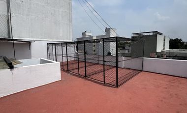 Edificio con casa en venta cerca del aeropuerto de la CDMX.