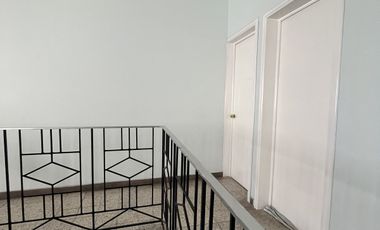 Edificio con casa en venta cerca del aeropuerto de la CDMX.