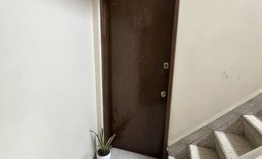 Edificio con casa en venta cerca del aeropuerto de la CDMX.