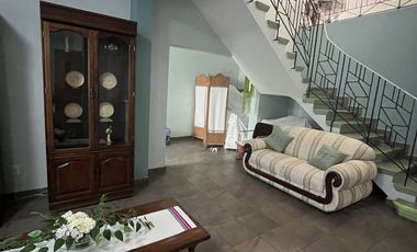 Edificio con casa en venta cerca del aeropuerto de la CDMX.