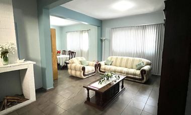 Edificio con casa en venta cerca del aeropuerto de la CDMX.