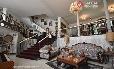 Casa de Lujo en Venta como Terreno para desarrollo vertical