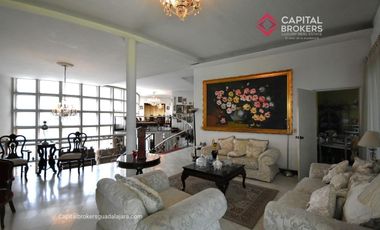 Casa de Lujo en Venta como Terreno para desarrollo vertical