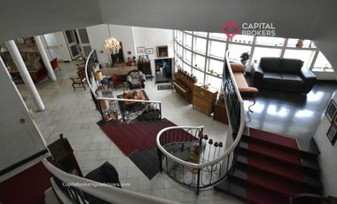Casa de Lujo en Venta como Terreno para desarrollo vertical