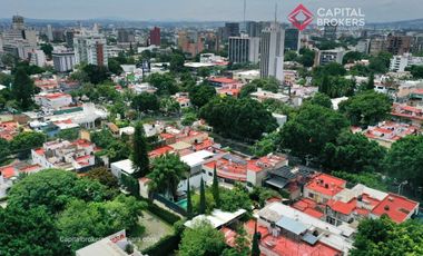 Casa de Lujo en Venta como Terreno para desarrollo vertical