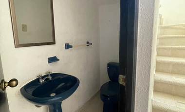 CASA EN RENTA EN VILLA CON ALBERCA, SOBRE EL BLVD M ALEMAN Y FRENTE AL MAR