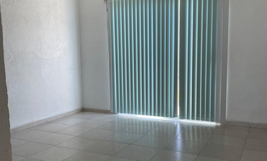 CASA EN RENTA EN VILLA CON ALBERCA, SOBRE EL BLVD M ALEMAN Y FRENTE AL MAR