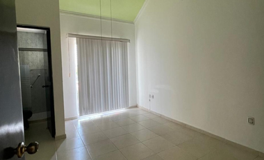 CASA EN RENTA EN VILLA CON ALBERCA, SOBRE EL BLVD M ALEMAN Y FRENTE AL MAR