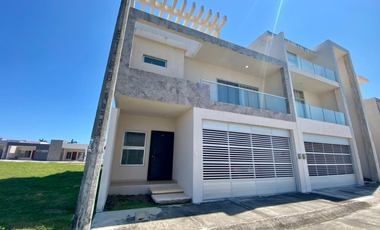 CASA DE 3 RECÁMARAS EN VENTA EN EL FRACCIONAMIENTO VISTA ALTA RESIDENCIAL