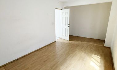 EXTRAORDINARIO LOCAL COMERCIAL A PIE DE CALLE SOBRE AV. JINETES