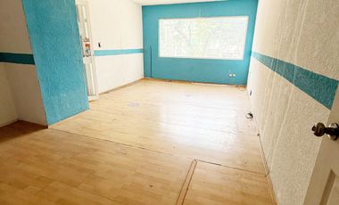 EXTRAORDINARIO LOCAL COMERCIAL A PIE DE CALLE SOBRE AV. JINETES