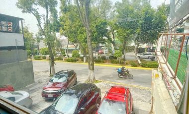 EXTRAORDINARIO LOCAL COMERCIAL A PIE DE CALLE SOBRE AV. JINETES
