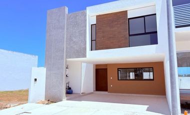 Casa en Venta en Veracruz Fracc. Lomas del Dorado en Esq. Frente a Área Verde.