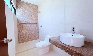 Casa en Venta en Veracruz Fracc. Lomas del Dorado en Esq. Frente a Área Verde.