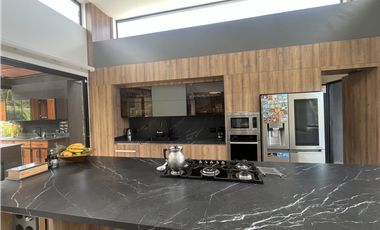 Venta de Exclusiva Casa en Llanogrande Unidad Cerrada Sector Cabeceras