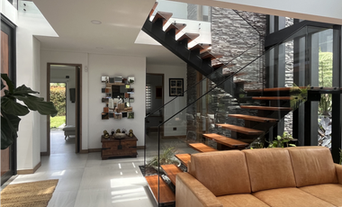 Venta de Exclusiva Casa en Llanogrande Unidad Cerrada Sector Cabeceras