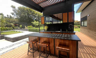 Venta de Exclusiva Casa en Llanogrande Unidad Cerrada Sector Cabeceras