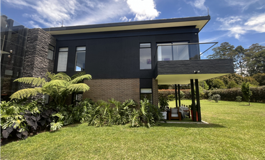 Venta de Exclusiva Casa en Llanogrande Unidad Cerrada Sector Cabeceras