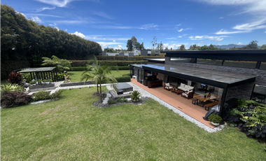 Venta de Exclusiva Casa en Llanogrande Unidad Cerrada Sector Cabeceras