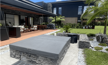 Venta de Exclusiva Casa en Llanogrande Unidad Cerrada Sector Cabeceras