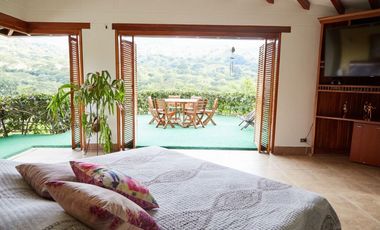 HERMOSA FINCA EN LA SIRIA CON HERMOSA VISTA A FARALLONES