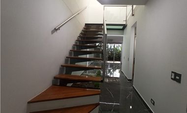 CASA EN ARRIENDO SECTOR LOMA DEL CHOCHO - ENVIGADO