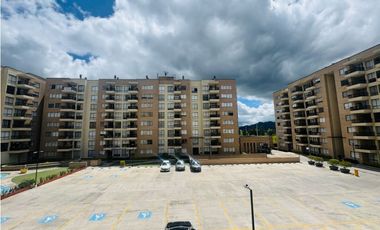 Vendo apartamento tercer piso en cajica en conjunto cerrado.