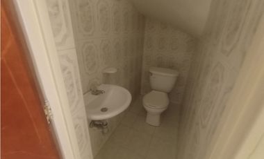 R366 ARRIENDO CASA BARRIO MARANDU