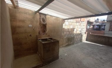 R366 ARRIENDO CASA BARRIO MARANDU