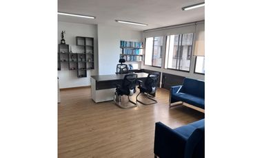 SE VENDE OFICINA CON PARQUEADERO EN EL CENTRO DE PEREIRA