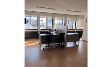 SE VENDE OFICINA CON PARQUEADERO EN EL CENTRO DE PEREIRA