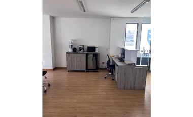 SE VENDE OFICINA CON PARQUEADERO EN EL CENTRO DE PEREIRA