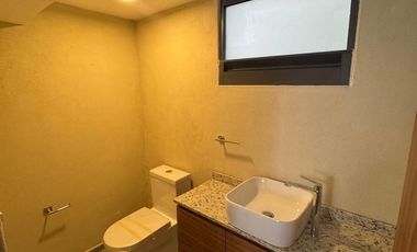 Casa NUEVA en RENTA en Club de Golf Altozano, Morelia